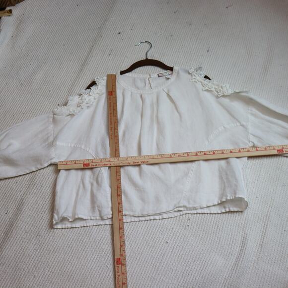 Eri + Ali White Cold Shoulder Linen Blouse – Floral Appliqué, Size Small - Picture 3 of 7